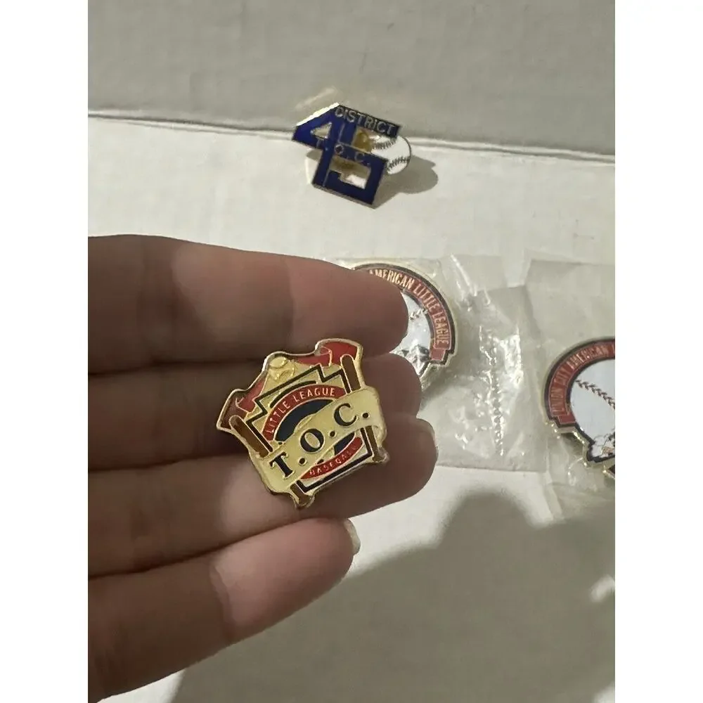 Lot Of 5 Vintage little‎ league Baseball Pins Pin 45 Dist T.O.C See Photos